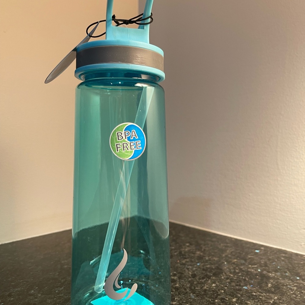 Lot of Insulated Water Bottles, snack cups, and drink bottles - Picture 6 of 9